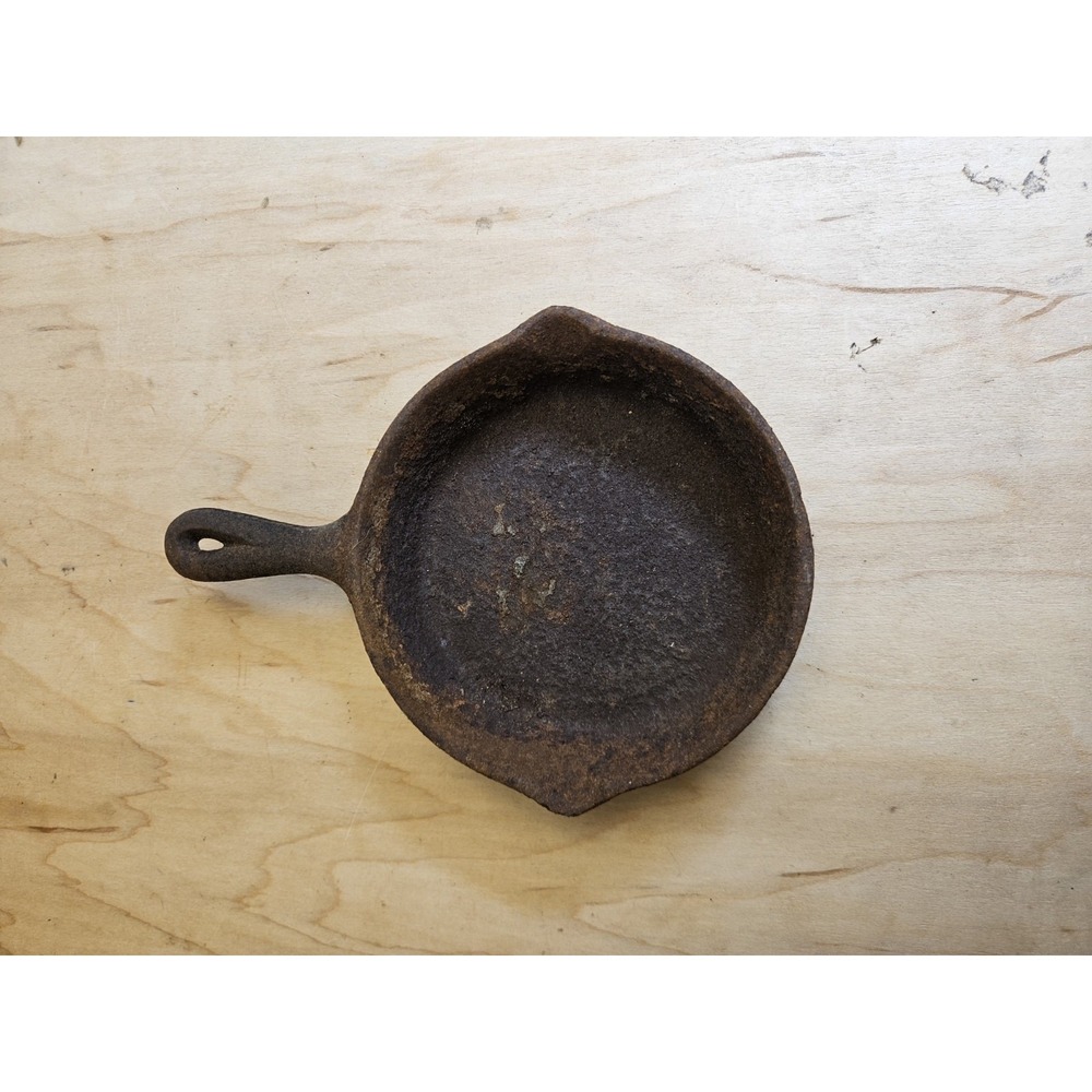 Old Mountain 4" Mini Cast Iron Skillet Frying Pan Pour Spouts Rustic Decor